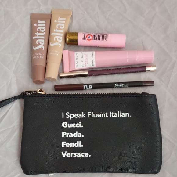 Black Cosmetic Pouch with Italian Fashion Graphic Print - Picture 7 of 9